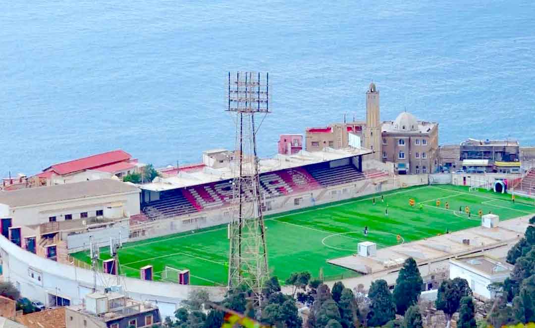 Stade Omar Hamadi de Bologhine : Polémique autour de sa démolition pour un jardin botanique