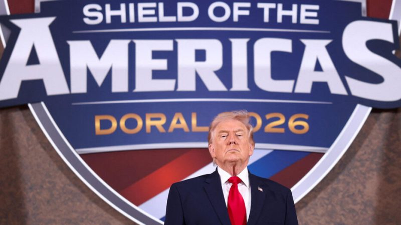 « Ils sont un cancer » : Trump menace les cartels et Cuba lors du sommet « Bouclier des Amériques »