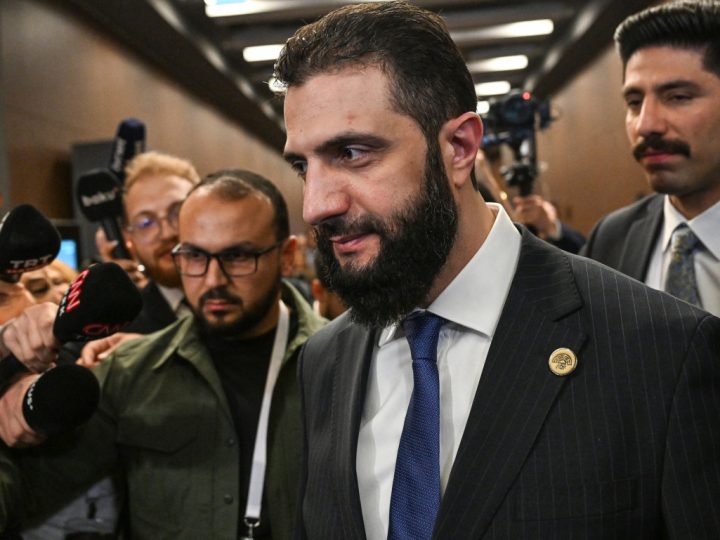 La Syrie soutient le Liban dans son initiative visant à désarmer le Hezbollah, affirme Ahmed Al-Charaa