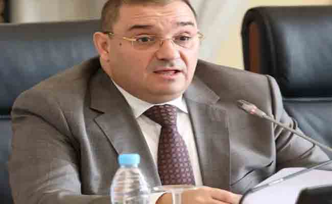 Révision constitutionnelle : Lotfi Boudjemaâ expose les ajustements techniques devant le Parlement