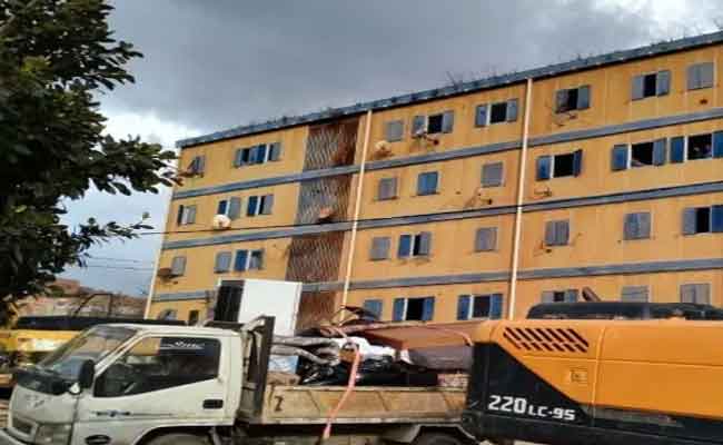 Oran : Relogement de 18 familles occupant des bâtiments en amiante à Gdyel