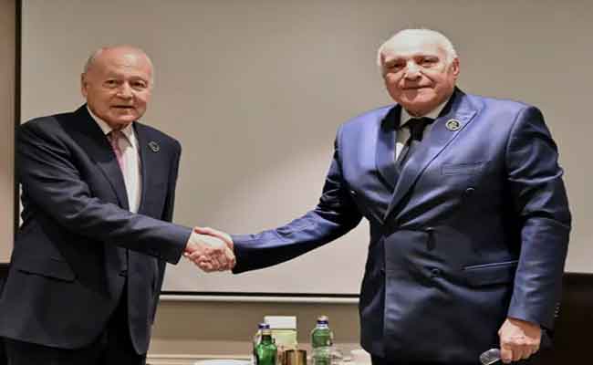 Antalya : Ahmed Attaf s&rsquo;entretient avec le Secrétaire général de la Ligue arabe