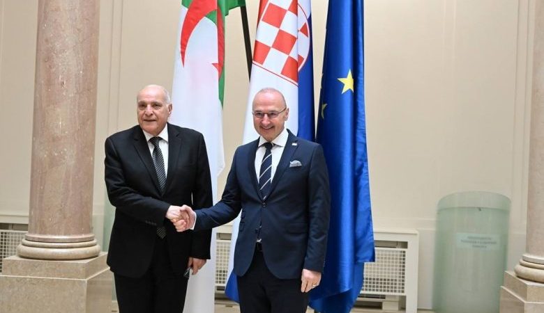 Algérie-Croatie : gerbe de fleurs sur les ruines d’une souveraineté énergétique menacée