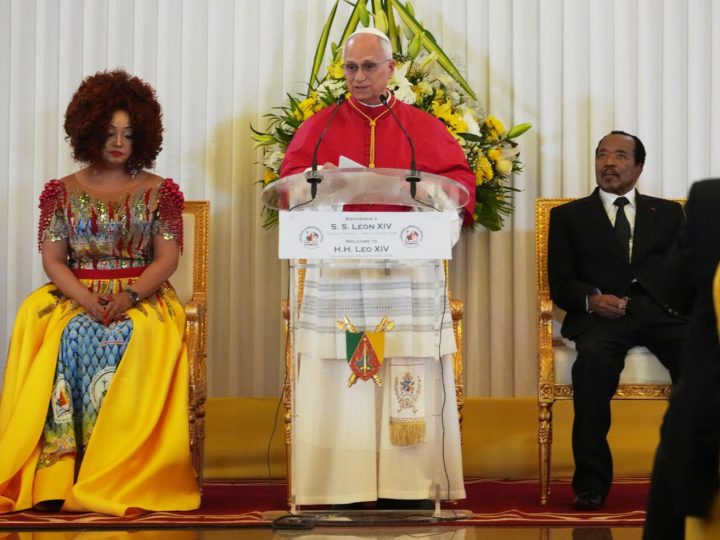 Cameroun : Le pape Léon XIV appelle fermement à rompre avec la corruption devant Paul Biya