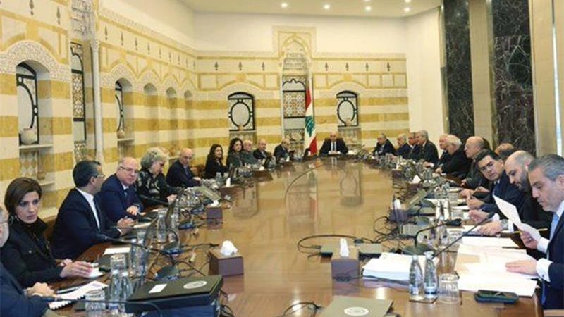 Le Liban tente de renforcer l’autorité de l’État et interdit les armes des groupes non étatiques