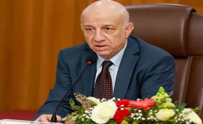 FLN : Abdelkrim Benmbarek préside une réunion du Bureau politique axée sur l&rsquo;organisation et les législatives