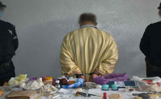 El Bayadh : Arrestation d&rsquo;un cyber-charlatan spécialisé dans la sorcellerie sur les réseaux sociaux