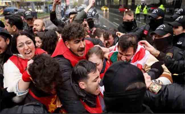 Turquie : 500 Travailleurs Jetés en prison le 1er Mai –  Taksim étouffée dans les gaz, sous haute répression!