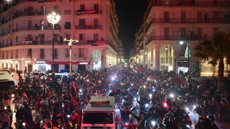 L’USMA célèbre son sacre continental par une parade populaire dans les rues d’Alger
