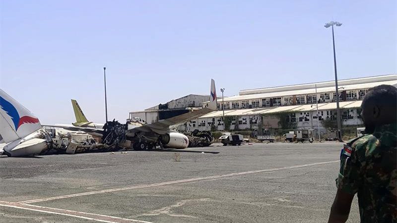 Soudan : l’aéroport de Khartoum frappé, Khartoum accuse Addis-Abeba et Abou Dhabi d’« agression directe »