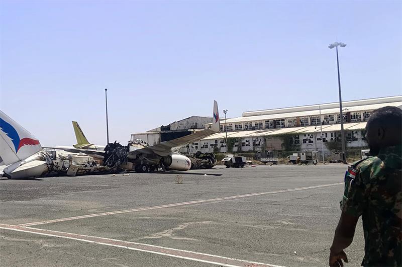 Soudan : l’aéroport de Khartoum frappé, Khartoum accuse Addis-Abeba et Abou Dhabi d’« agression directe »