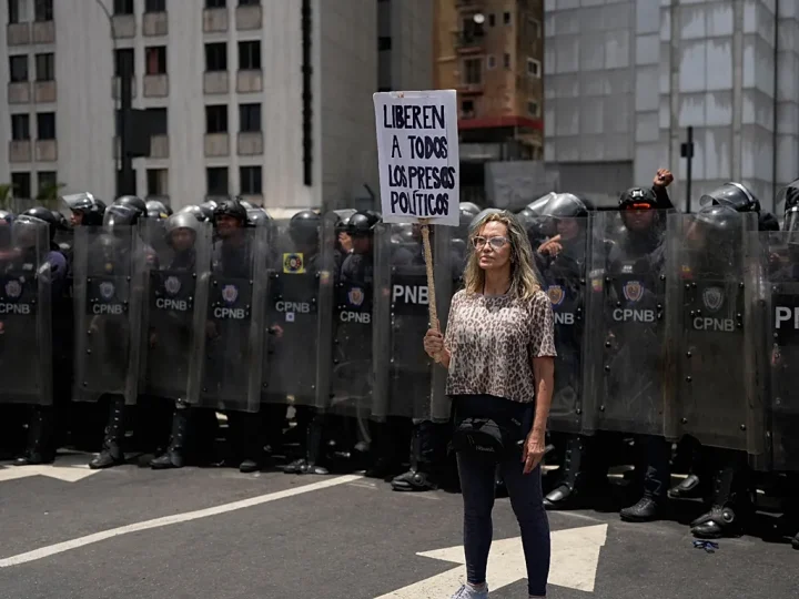 Venezuela : 300 libérations express après la polémique sur deux décès en détention