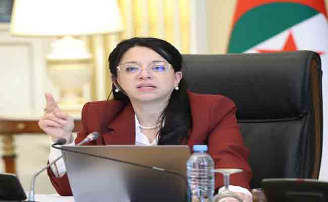 Réforme des activités commerciales : Amal Abdellatif présente un projet de loi pour la transparence et la sécurité économique