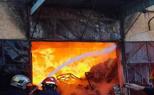 El Oued : 4 blessés dans l&rsquo;incendie d&rsquo;un local commercial près du marché de Libye