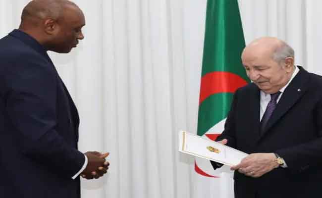 Alger : Le Président Abdelmadjid Tebboune reçoit le ministre congolais des Affaires étrangères Serge Constant Bounda
