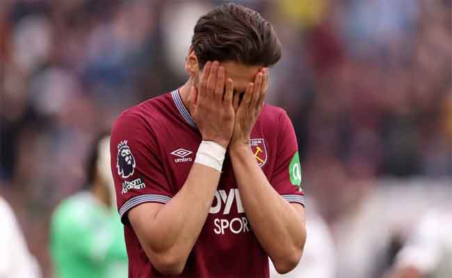 West Ham vacille au bord de la relégation : des supporters furieux deviennent une vague dévastatrice