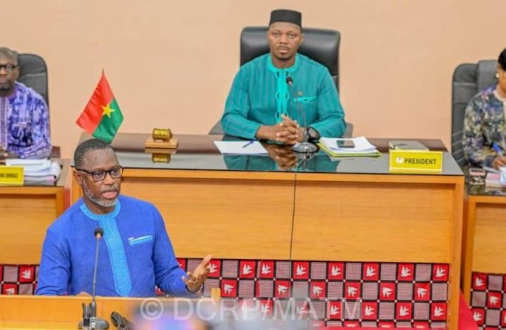 Burkina Faso : vive controverse autour d’une loi renforçant le contrôle de l’État sur les organisations religieuses