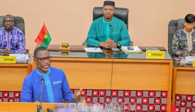 Burkina Faso : vive controverse autour d’une loi renforçant le contrôle de l’État sur les organisations religieuses