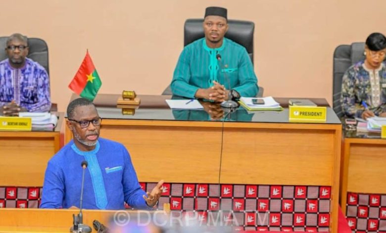 Burkina Faso : vive controverse autour d’une loi renforçant le contrôle de l’État sur les organisations religieuses