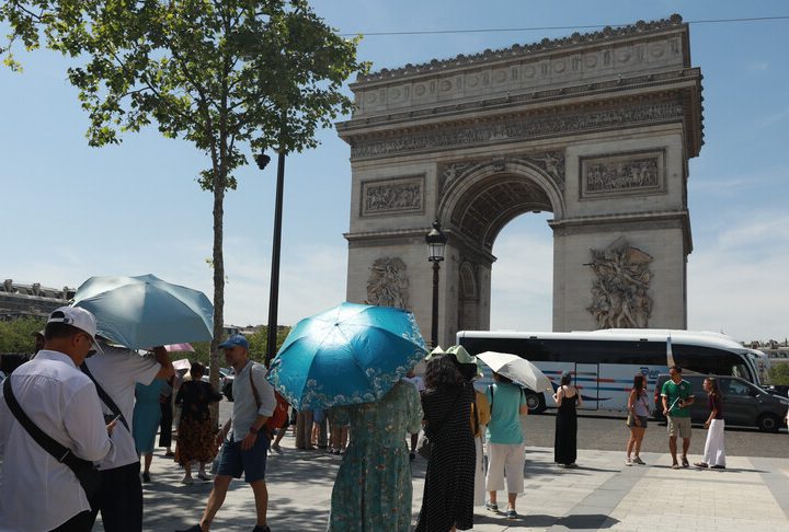 Canicule en France : près de 1 000 décès supplémentaires, le très lourd bilan humain d’un épisode de chaleur extrême