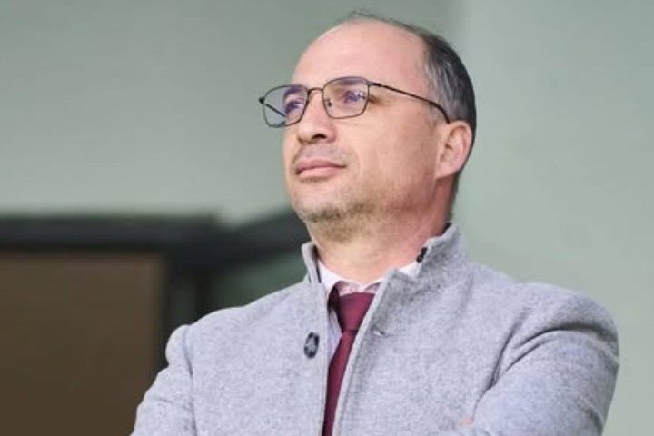 JS Kabylie : l&rsquo;heure de rebâtir — Boudedja prépare un mercato décisif pour sauver l&rsquo;honneur du club »