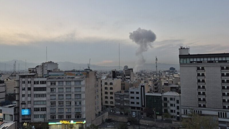 Réescalade dangereuse au Moyen-Orient : les États-Unis bombardent deux îles iraniennes, Téhéran riposte