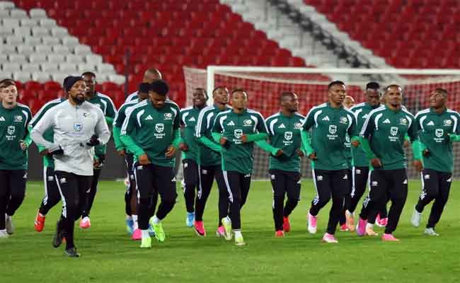 Les Bafana Bafana ont pris la route du Mexique avec un jour de retard, sans leur entraîneur adjoint