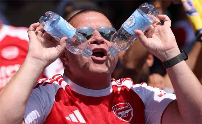 Coupe du monde 2026 : la FIFA interdit les bouteilles d’eau réutilisables dans les stades, entre impératifs de sécurité et controverse commerciale
