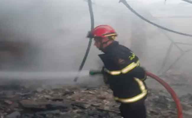 Blida : un incendie se déclare dans un entrepôt de stockage de mousse à Meftah