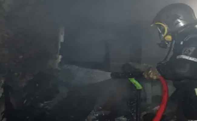 Panique dans un immeuble à Aïn Defla : 7 personnes intoxiquées après un incendie électrique