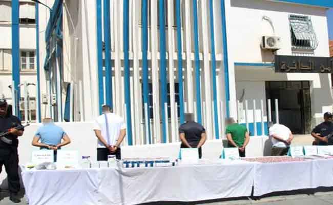 Arrestation de 5 individus spécialisés dans le trafic de psychotropes par le biais de fausses ordonnances médicales à Bouira
