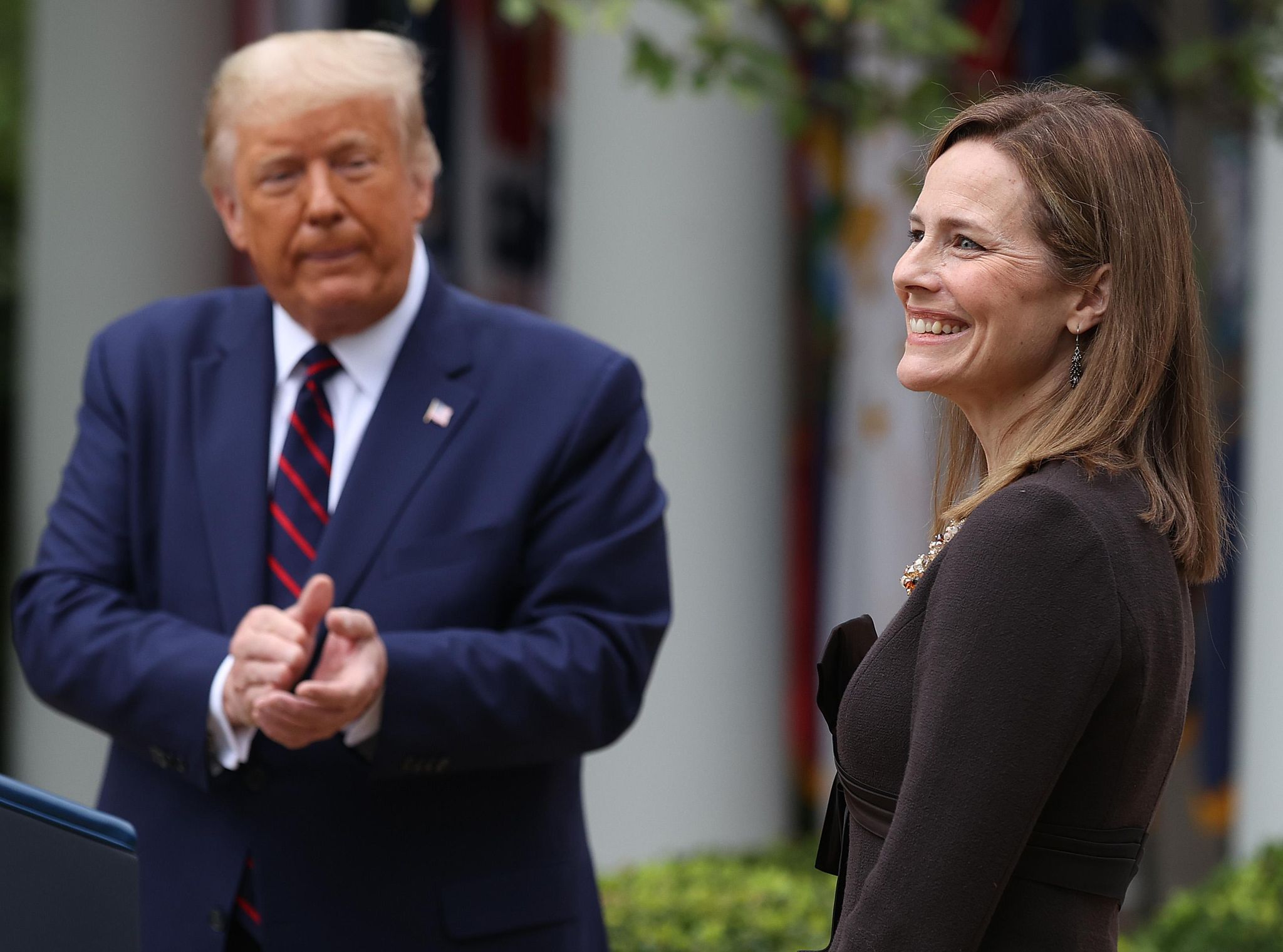 « La trahison imprévue » : Amy Coney Barrett, la juge choisie par Trump devenue le cauchemar des conservateurs