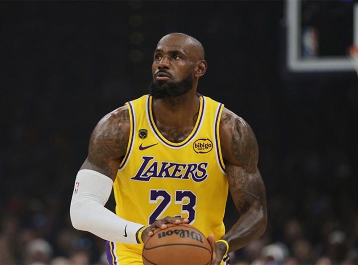LeBron James quitte les Lakers : le « King » change de couronne pour une 24e saison NBA