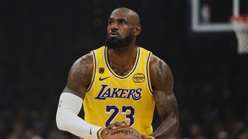 LeBron James quitte les Lakers : le « King » change de couronne pour une 24e saison NBA