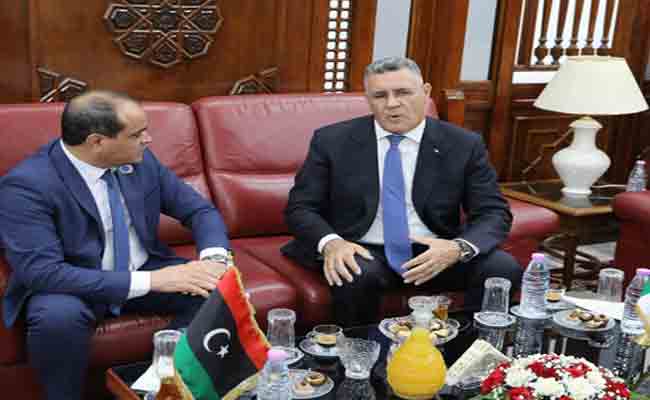 Bouzegza reçoit son homologue libyen