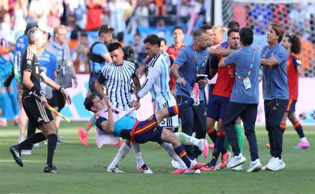 Coupe du Monde de la FIFA 2026 : Chaos en Argentine à la suite de la défaite en finale, violences de rue, affrontements entre joueurs sur le terrain