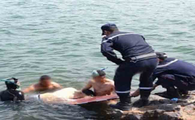 Récupération du corps d&rsquo;un enfant noyé sur une plage d&rsquo;Aïn Taya à Alger