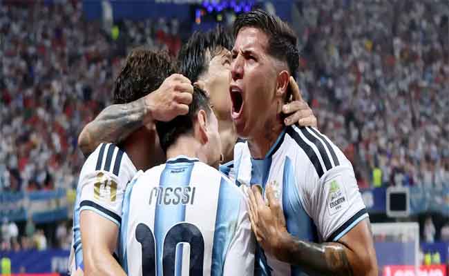 L’Argentine a renversé la vapeur en fin de match pour s’imposer 3-2 devant les Pharaons et file en quarts de finale.