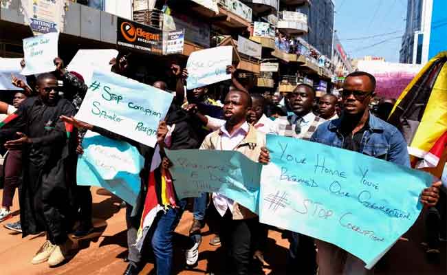 Ouganda : six hauts responsables limogés dans une vaste offensive contre la corruption
