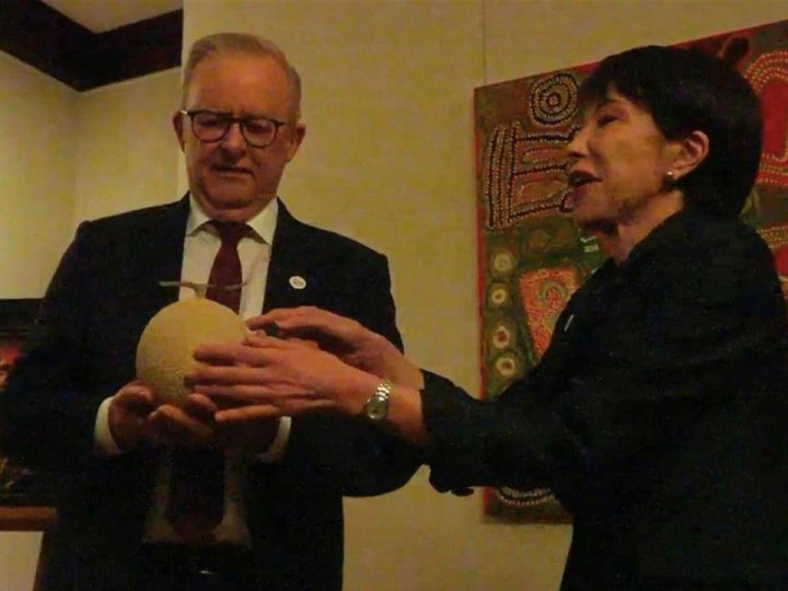 Australie-Japon : Anthony Albanese critiqué pour ses propos sur deux melons offerts par Sanae Takaichi