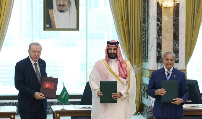 Le Pakistan, la Turquie et l&rsquo;Arabie saoudite signent un accord de défense, formant une OTAN islamique : un coup dur pour l’Iran