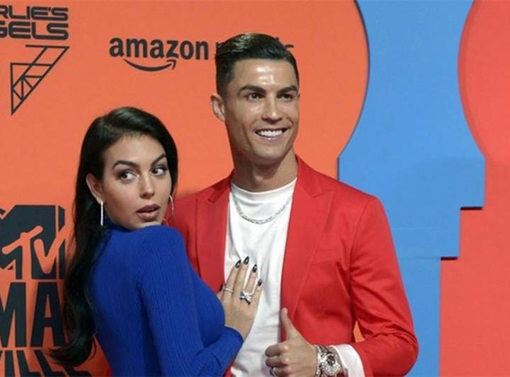 Le « oui » tant attendu de la légende Cristiano Ronaldo : dix ans de relation avec Georgina Rodriguez, un mariage en huis clos