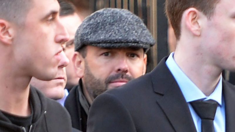 Daniel Kinahan, chef présumé du réseau criminel Kinahan, extradé vers l’Irlande après une décennie d’exil à Dubaï.