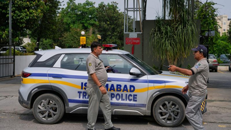 Imran Khan hospitalisé sur ordre de la Cour suprême pakistanaise