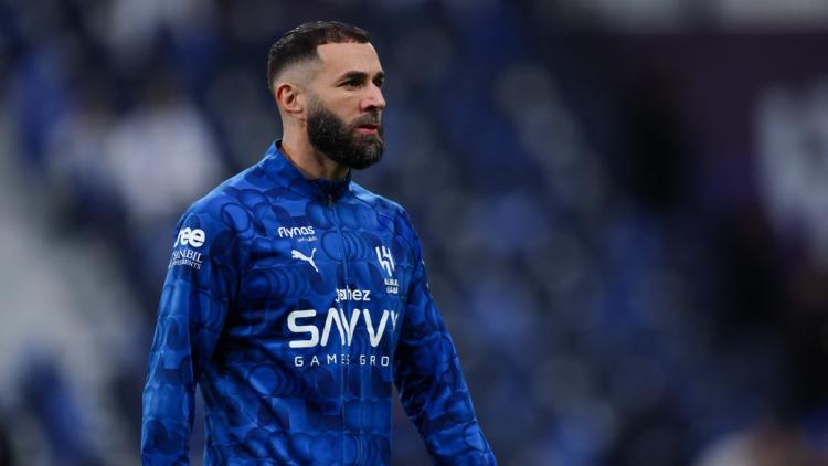 Algérie : Ligue 1 reportée, stades silencieux…Mahrez, Benzema et les stars des Verts solidaires des victimes des incendies