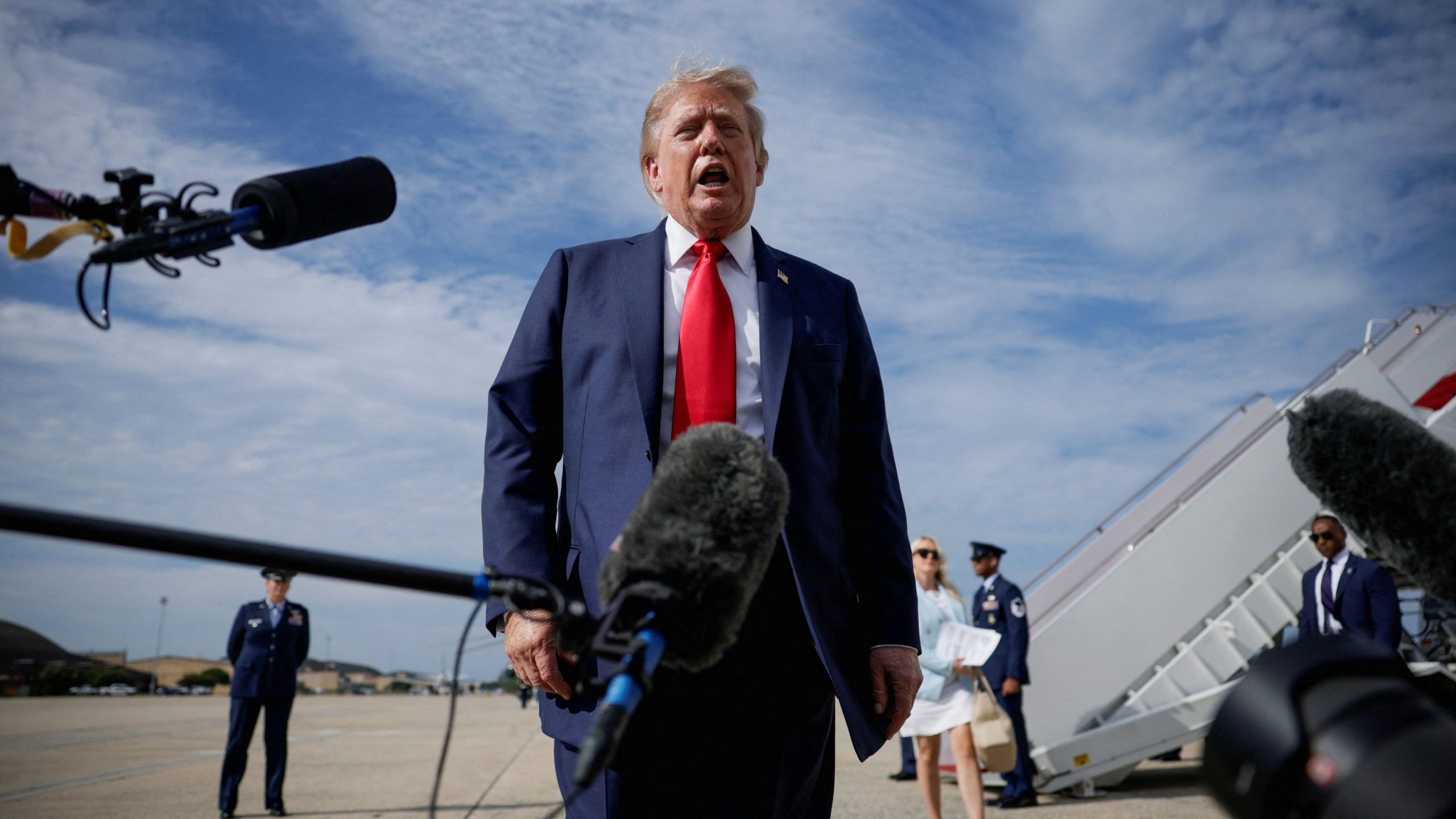 Tensions entre les États-Unis et l’Iran : Trump affirme que Téhéran veut un accord, mais pas encore le « bon accord »