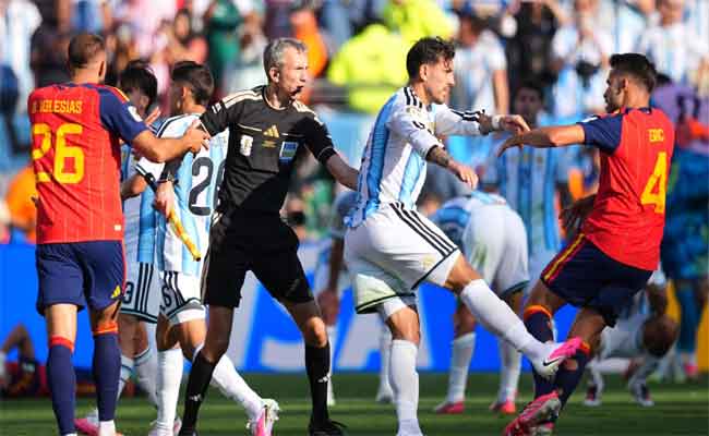 Mondial 2026 : la Fifa frappe fort et sanctionne lourdement Paredes, Molina et la Fédération argentine