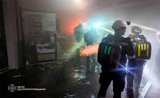 Attaque russe à Kryvyi Rih : 14 morts et 121 blessés, la ville natale de Zelensky à nouveau dévastée