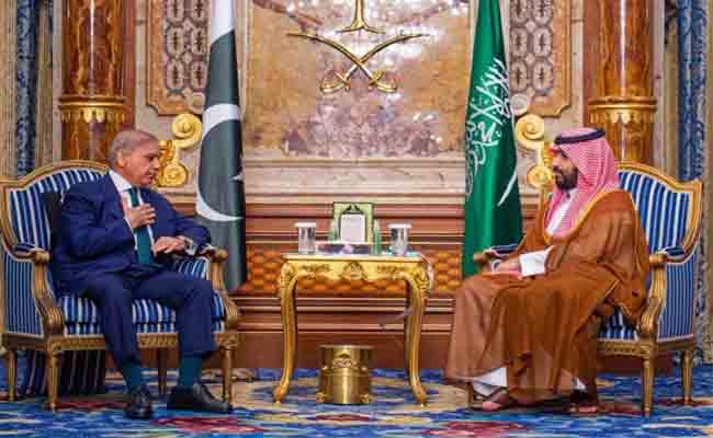 Shehbaz Sharif en Arabie saoudite : une visite stratégique pour renforcer l&rsquo;alliance entre Islamabad et Riyad