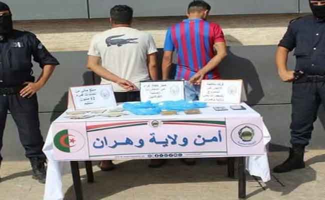Arrestation de 2 personnes en flagrant délit avec 500 g de cocaïne à Oran